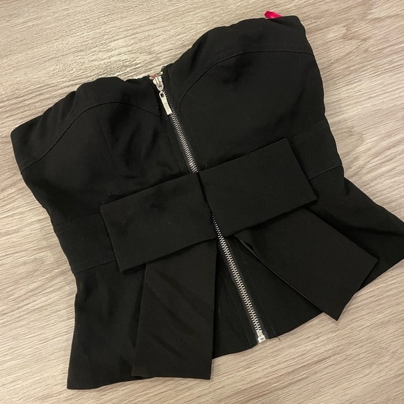 Forever 21 Tops - Forever 21 Black Zip Up Tube Top with Bow.